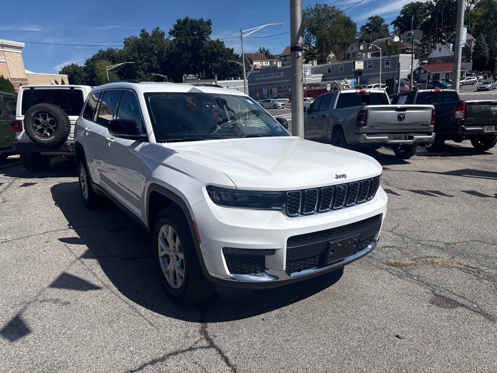 Used 2023 White Jeep Limited image 1