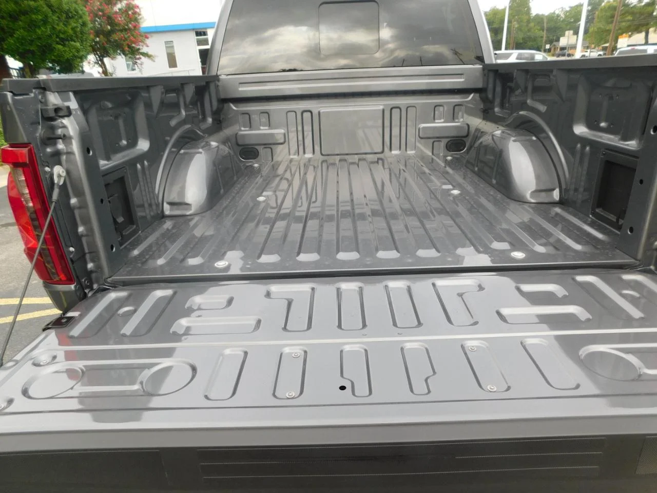 New 2026 Carbonized Gray Metallic Ford XLT image 8