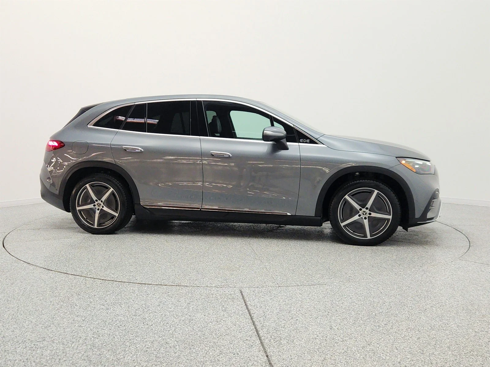 Used 2023 Selenite Grey Metallic Mercedes-Benz EQE 350 4MATIC® SUV image 4