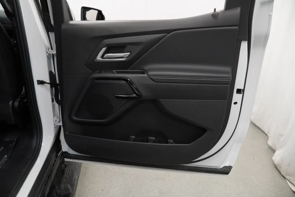 New 2026 Summit White Chevrolet LT - Extended Range image 24