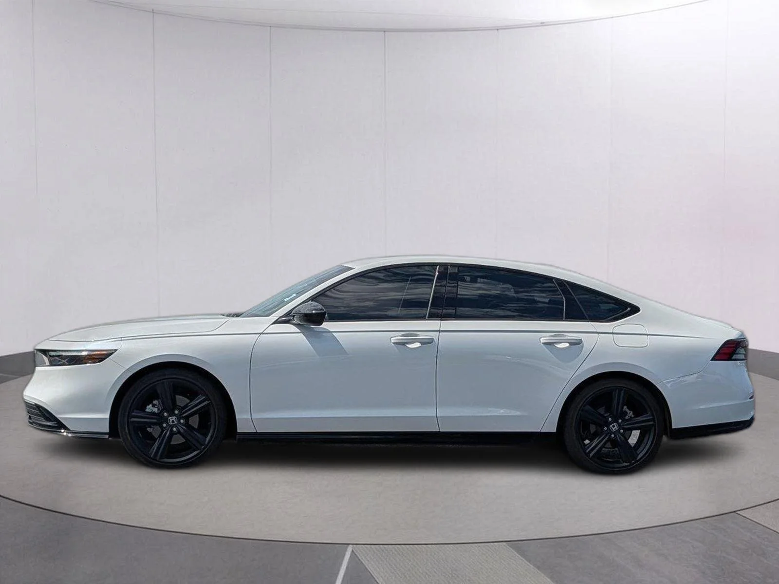 Used 2024 Platinum White Pearl Honda Sport-L image 2