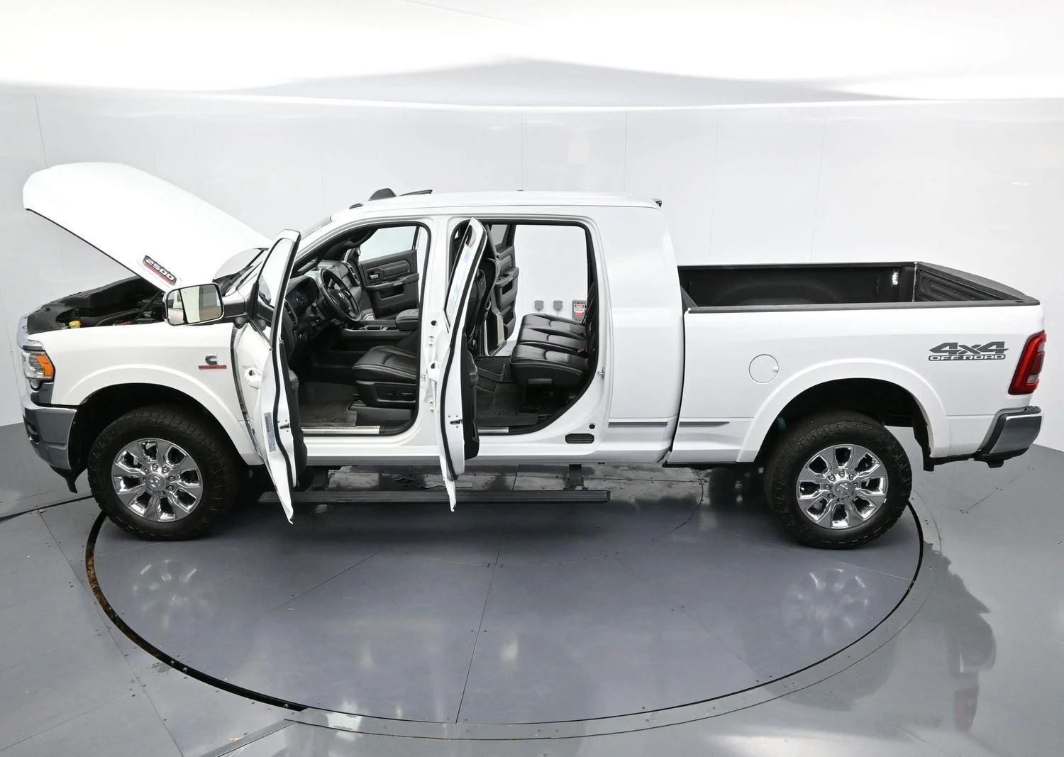 Used 2020 Bright White Clearcoat Ram Limited image 38