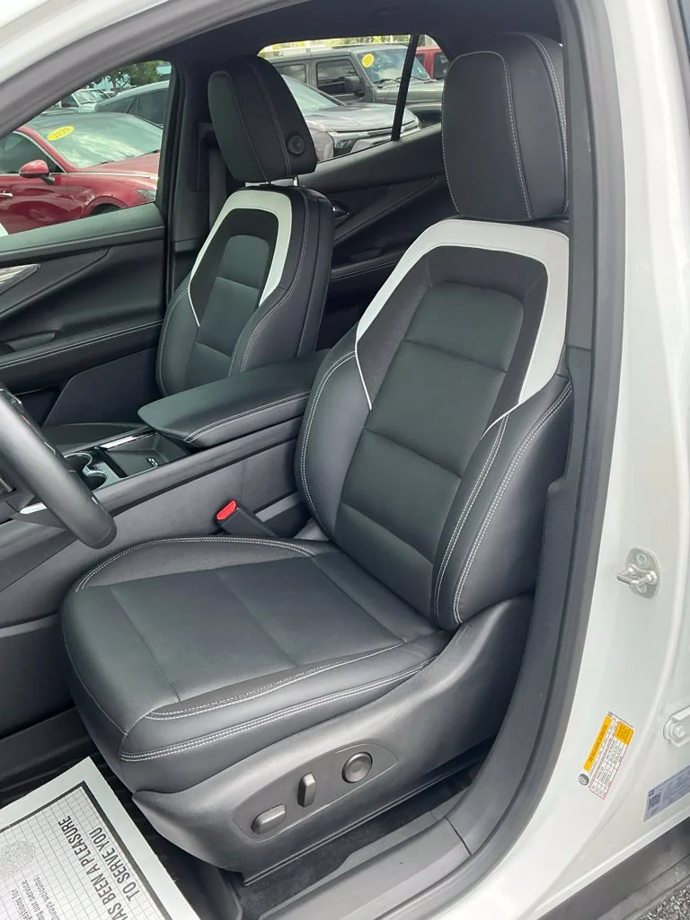 Used 2024 White Chevrolet LT image 36