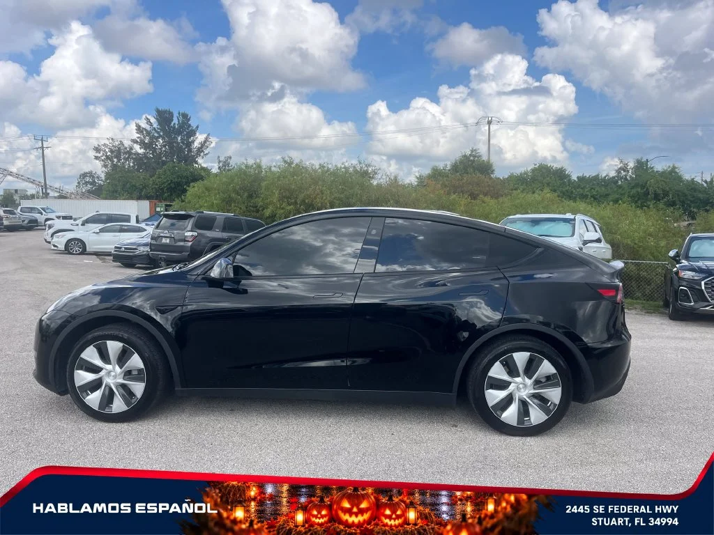Used 2024  Tesla RWD *Ltd Avail* image 4