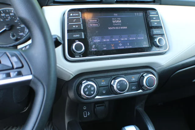 Used 2021 Electric Blue Metallic Nissan SV image 9