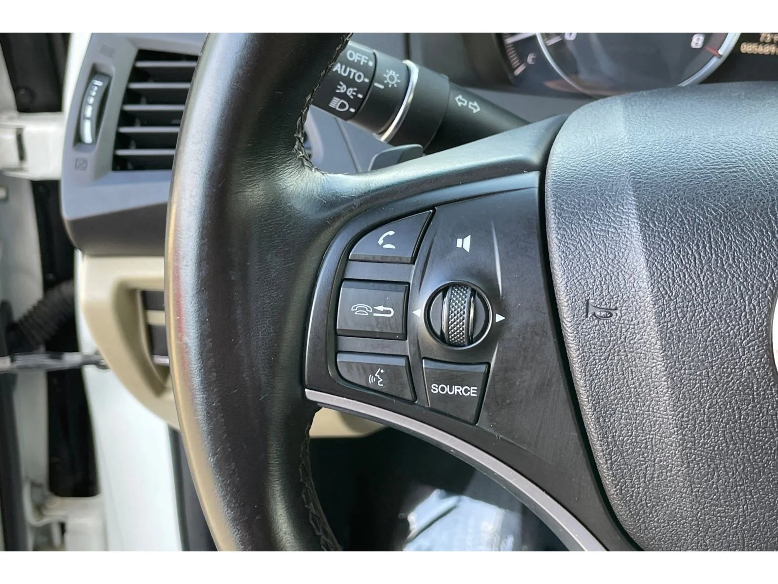 Used 2018 White Diamond Pearl Acura 3.5L (A9) image 36