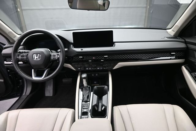Used 2023  Honda Touring image 25