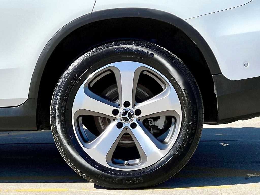 Certified Used 2022  Mercedes-Benz GLC 300 image 13