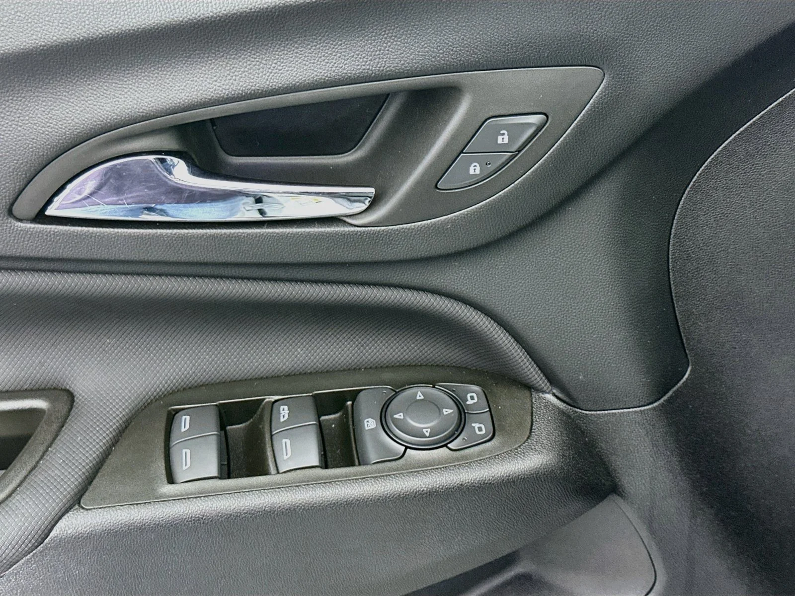 Used 2023 Summit White Chevrolet RS image 19