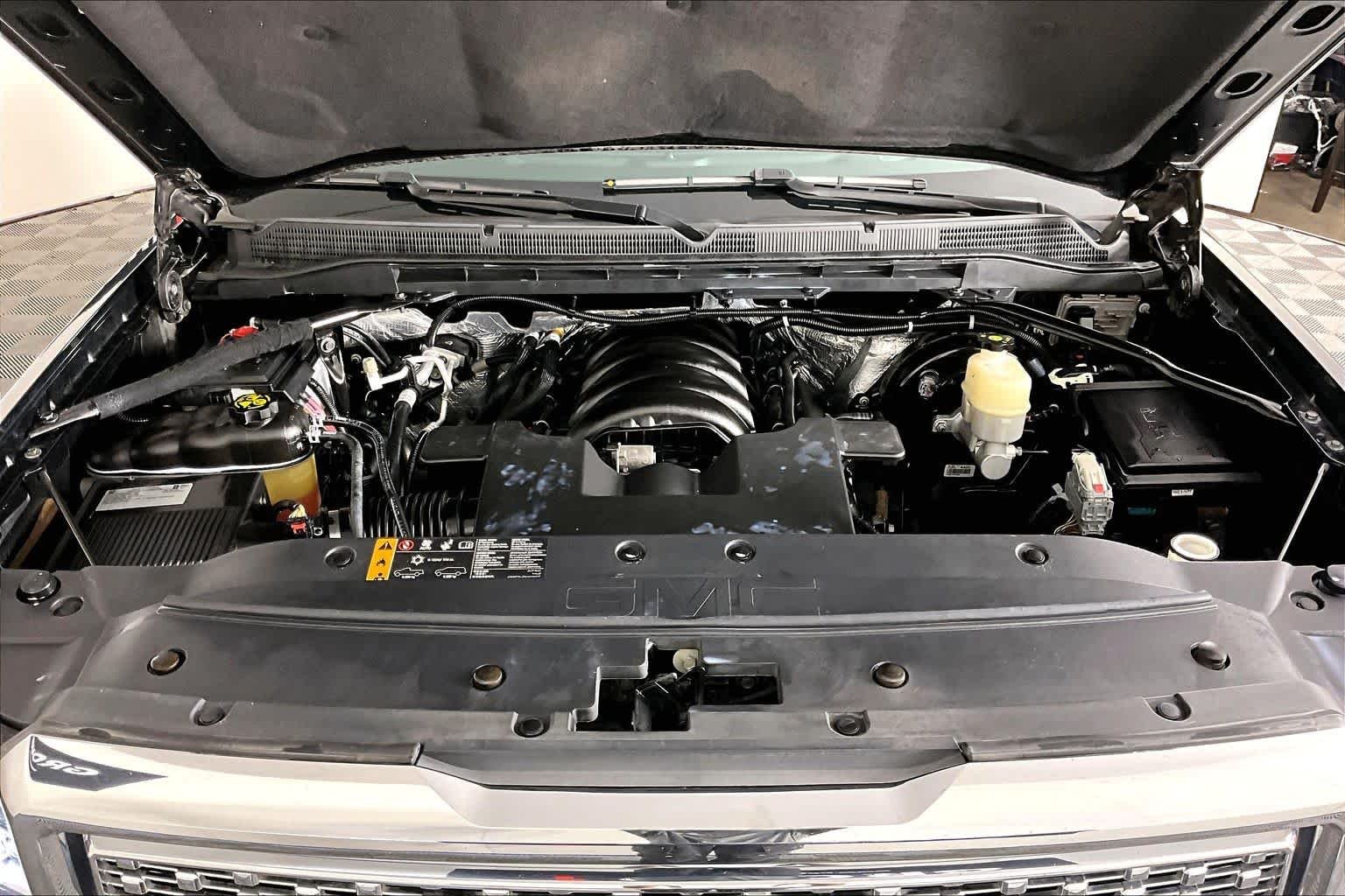 Used 2018 Onyx Black GMC Denali image 29