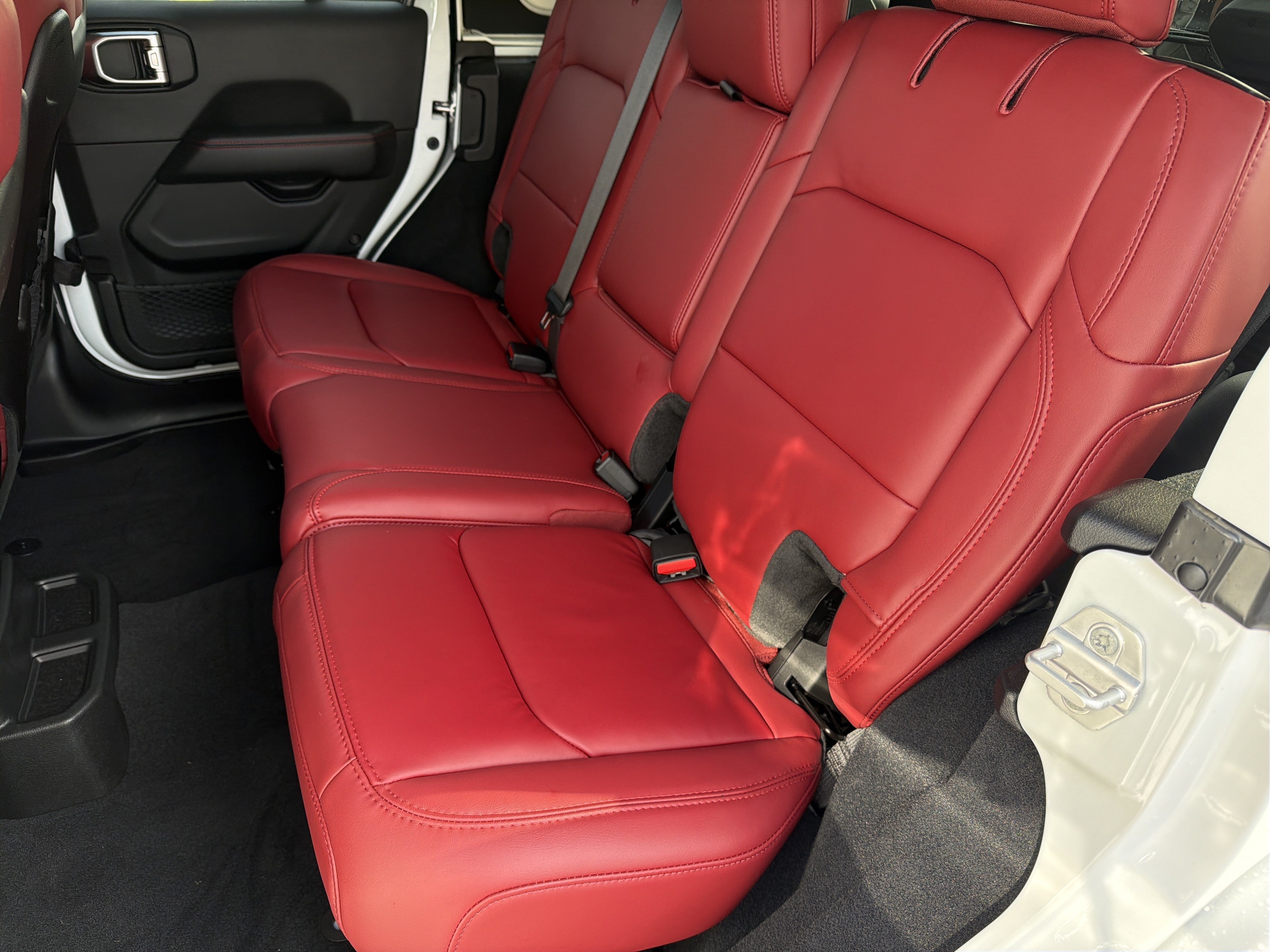 Used 2024 Bright White Clearcoat Jeep Rubicon 392 image 18