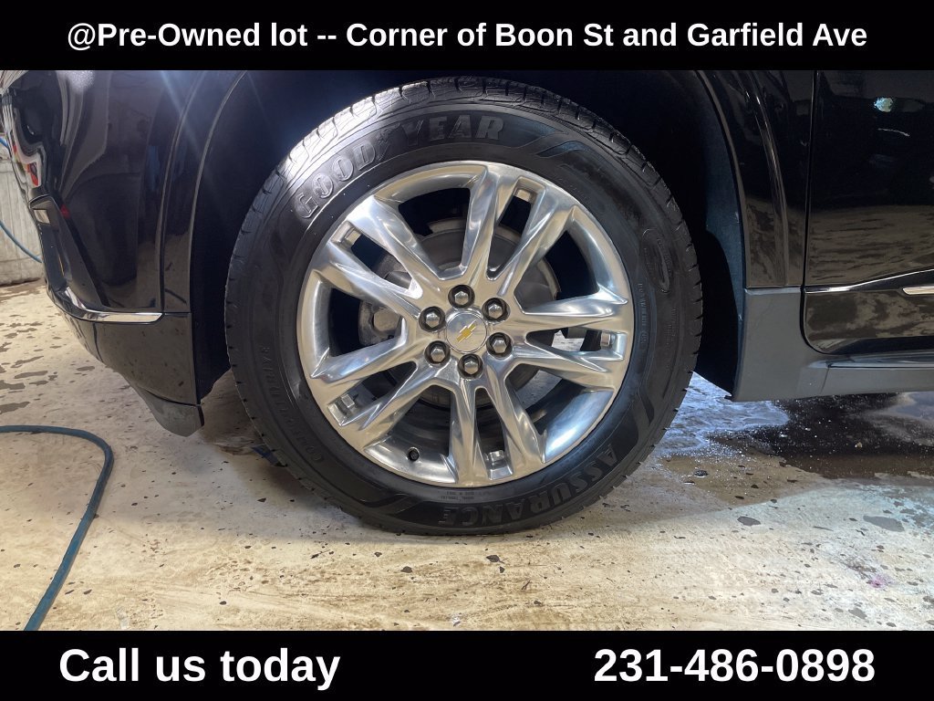 Used 2019 MOSAIC BLACK METALLIC Chevrolet High Country image 11