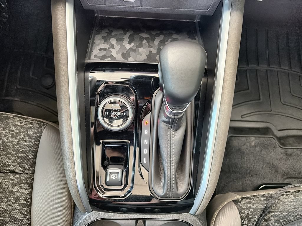 Used 2024 Summit White Chevrolet ZR2 image 16