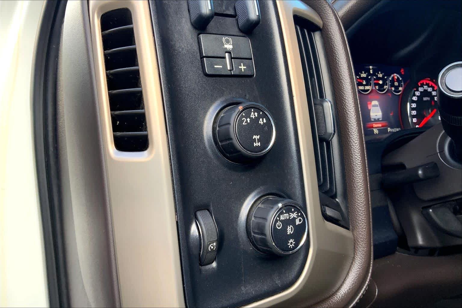 Used 2015 Summit White GMC Denali image 34