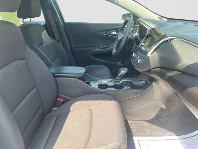Used 2024 White Chevrolet LT image 15