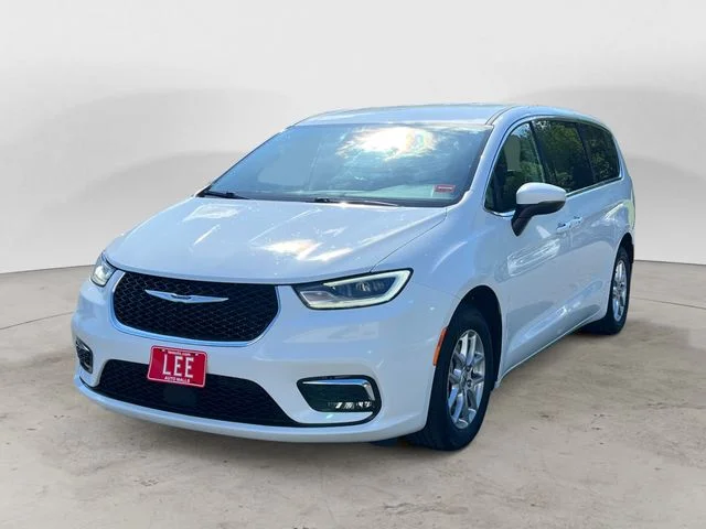 Used 2023 Bright White Clearcoat Chrysler Touring L image 1