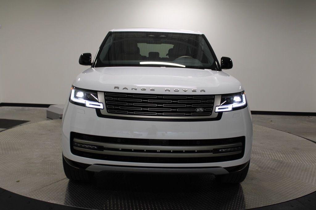 New 2026 Fuji White Land Rover SE image 10