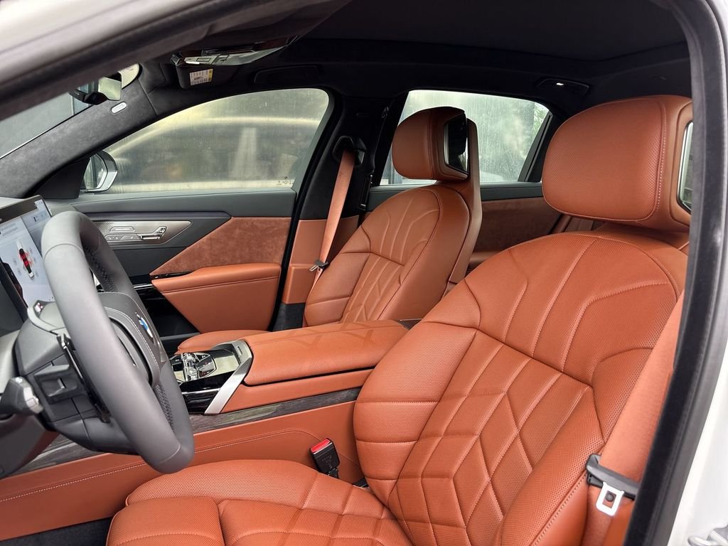 New 2027 Mineral White Metallic BMW  image 10
