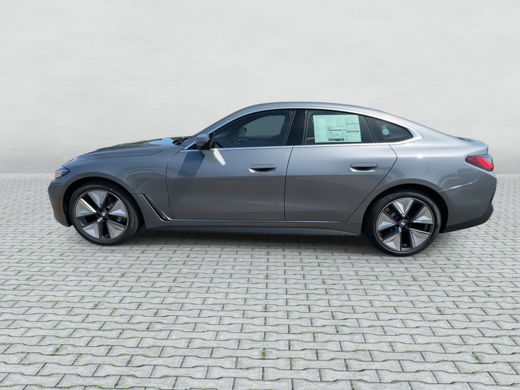 New 2026 Skyscraper Grey Metallic BMW xDrive40 image 5