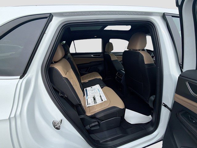 New 2026 Opal White Pearl Volkswagen 2.0T SE W/TECHNOLOGY image 22