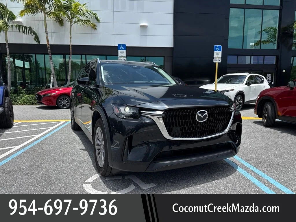 Used 2025 Jet Black Mazda 3.3 Turbo Preferred image 1