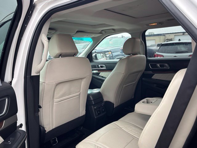 Used 2016  Ford Platinum image 5