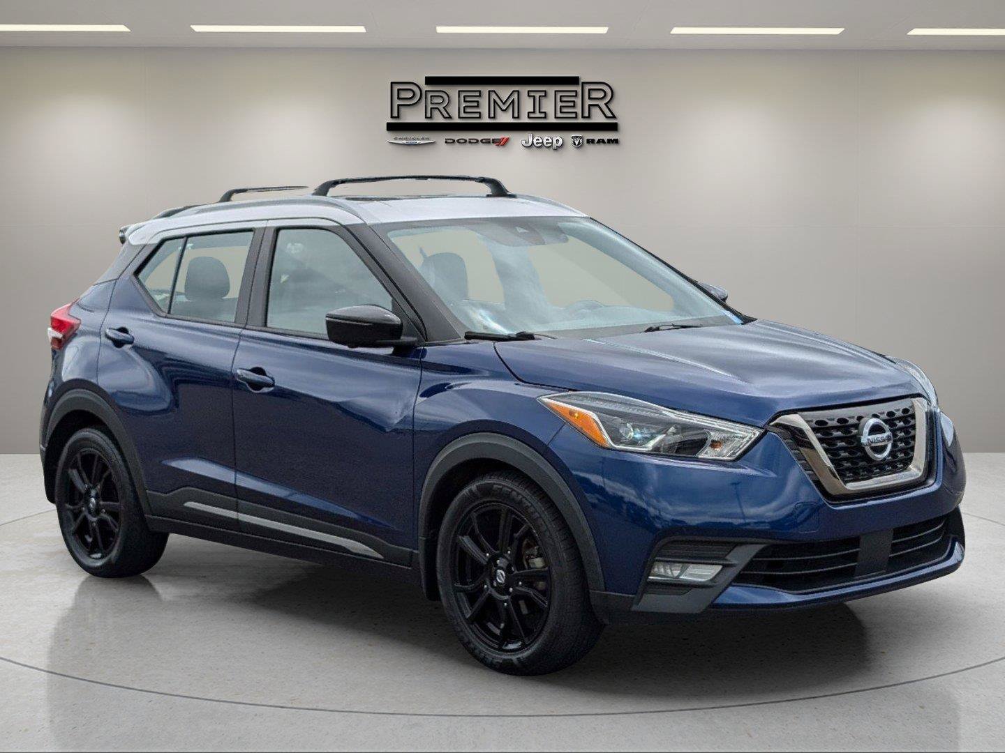 Used 2020 Deep Blue Pearl/Fresh Powder Nissan SR image 3