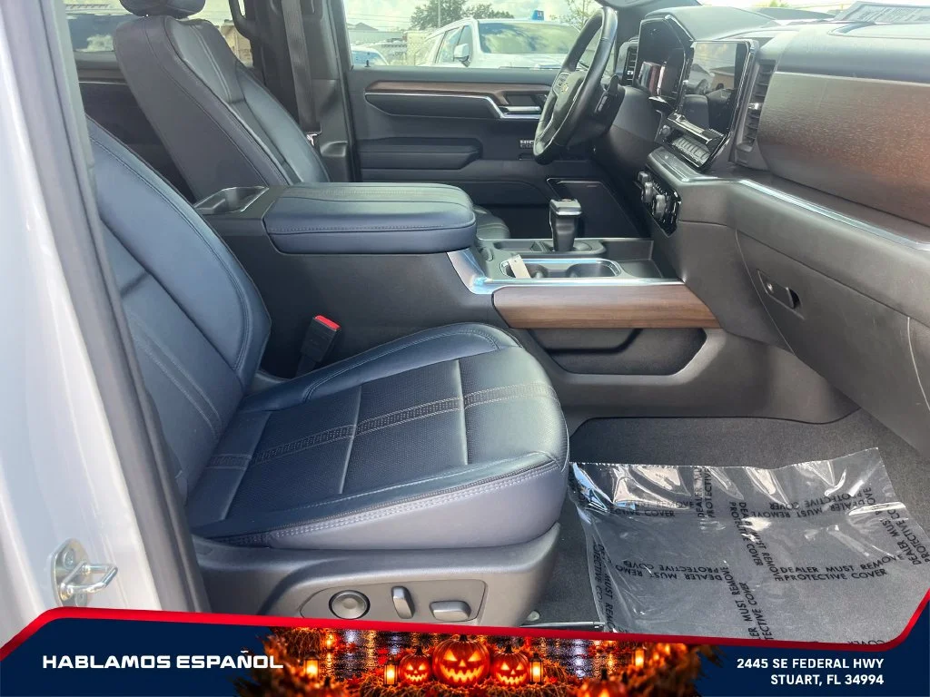 Used 2023 IRIDESCENT PEARL TRICOAT Chevrolet High Country image 19