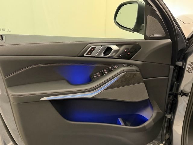 Used 2025 Skyscraper Gray Metallic BMW xDrive40i image 19