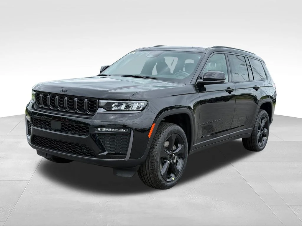 New 2026 Diamond Black Crystal Pearl-Coat Exterior Paint Jeep Limited image 1