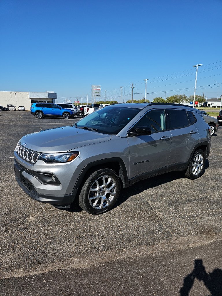 2022 Jeep Compass Latitude Lux
