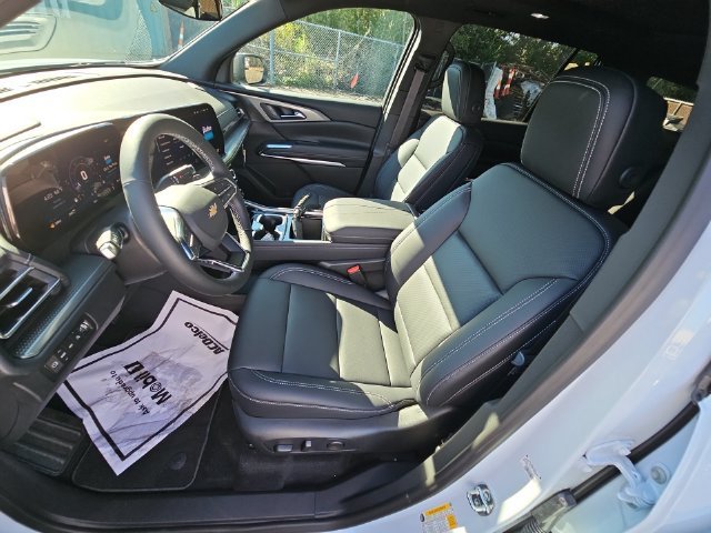 New 2027 Polar White Tricoat Chevrolet LT image 28