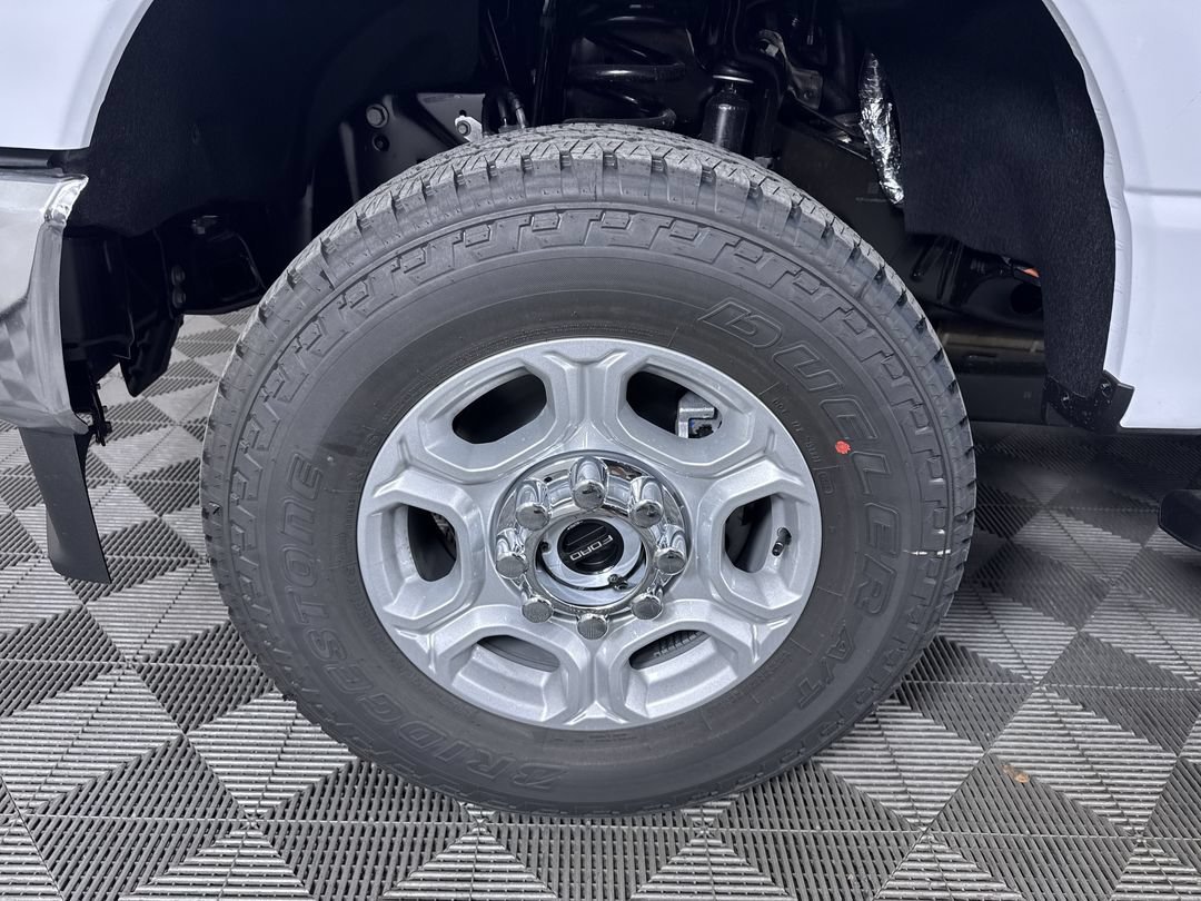 New 2026 Oxford White Ford XLT image 26