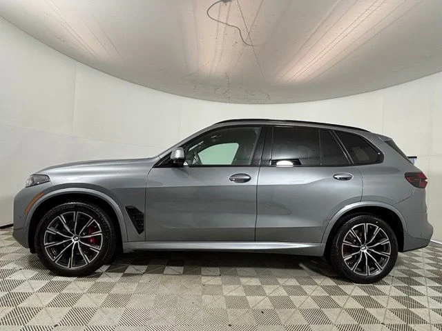 Used 2024 Skyscraper Grey Metallic BMW xDrive40i image 4