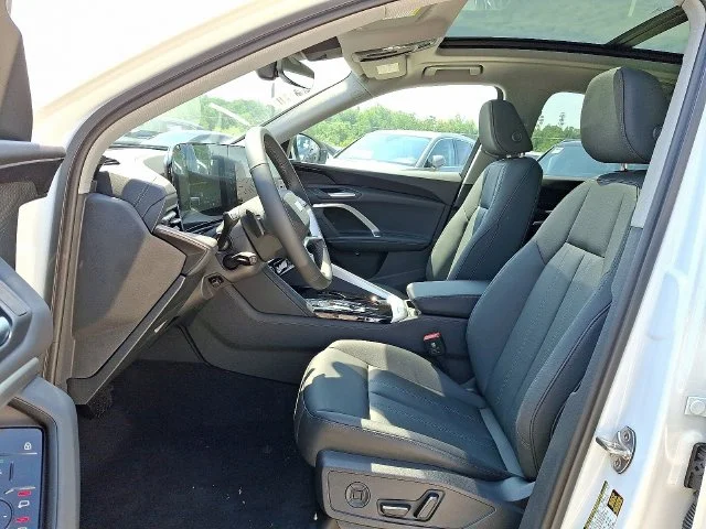 Used 2025 White Audi 2.0T Premium image 9