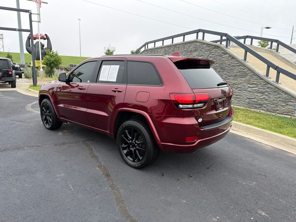 Used 2020 Red Jeep Altitude image 5