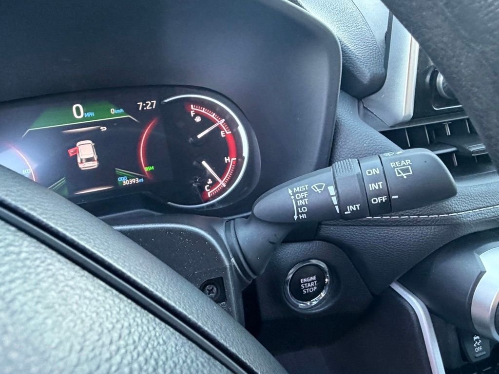Used 2025 Ice Toyota XLE image 39