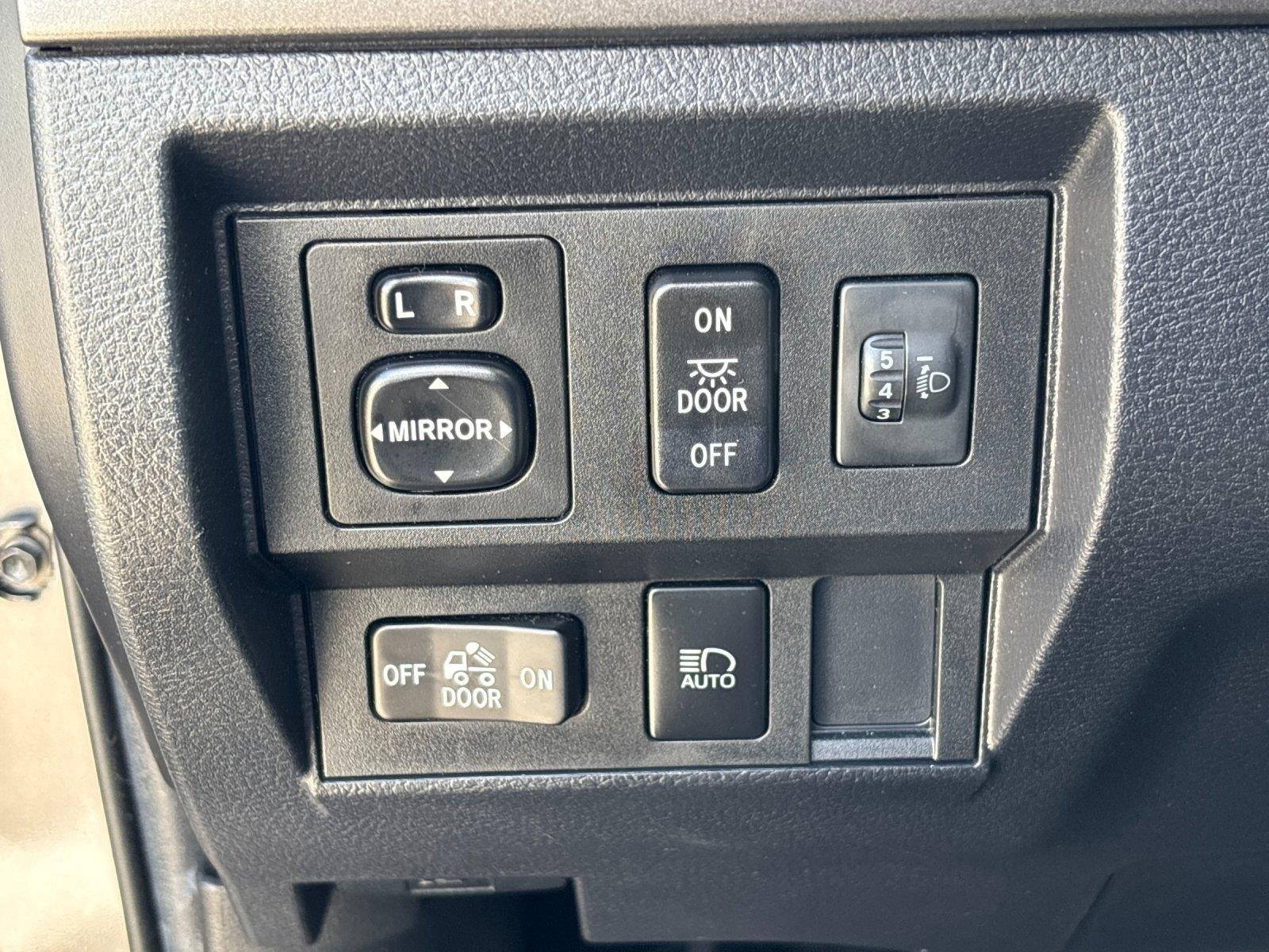 Used 2021 Magnetic Gray Metallic TOYOTA SR5 image 16
