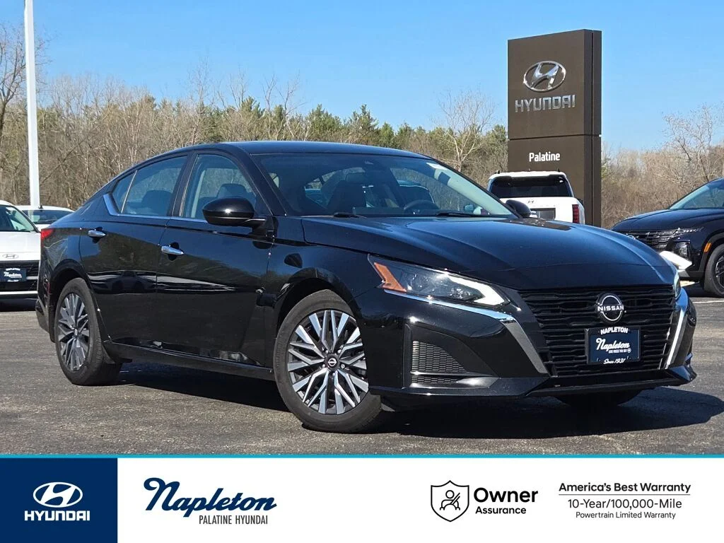 Used 2024 Black Nissan 2.5 SV image 1
