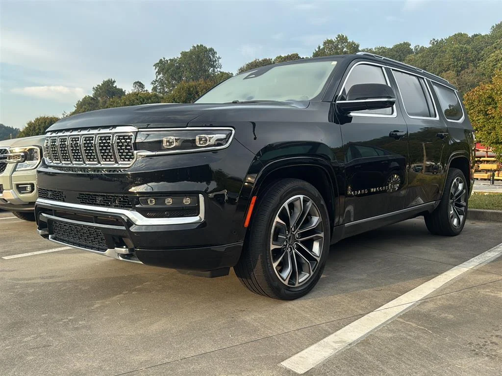 2022 Jeep Grand Wagoneer Series III 4WD's photo