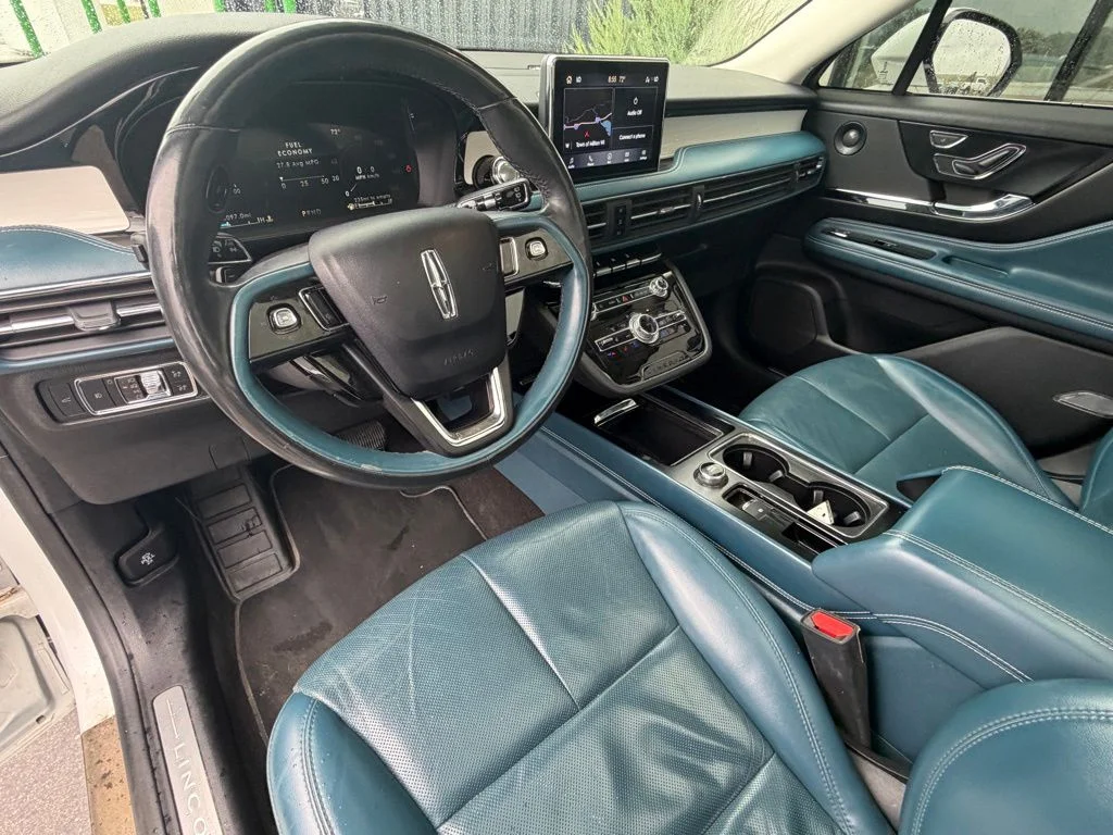 Used 2021 White Lincoln Reserve image 7
