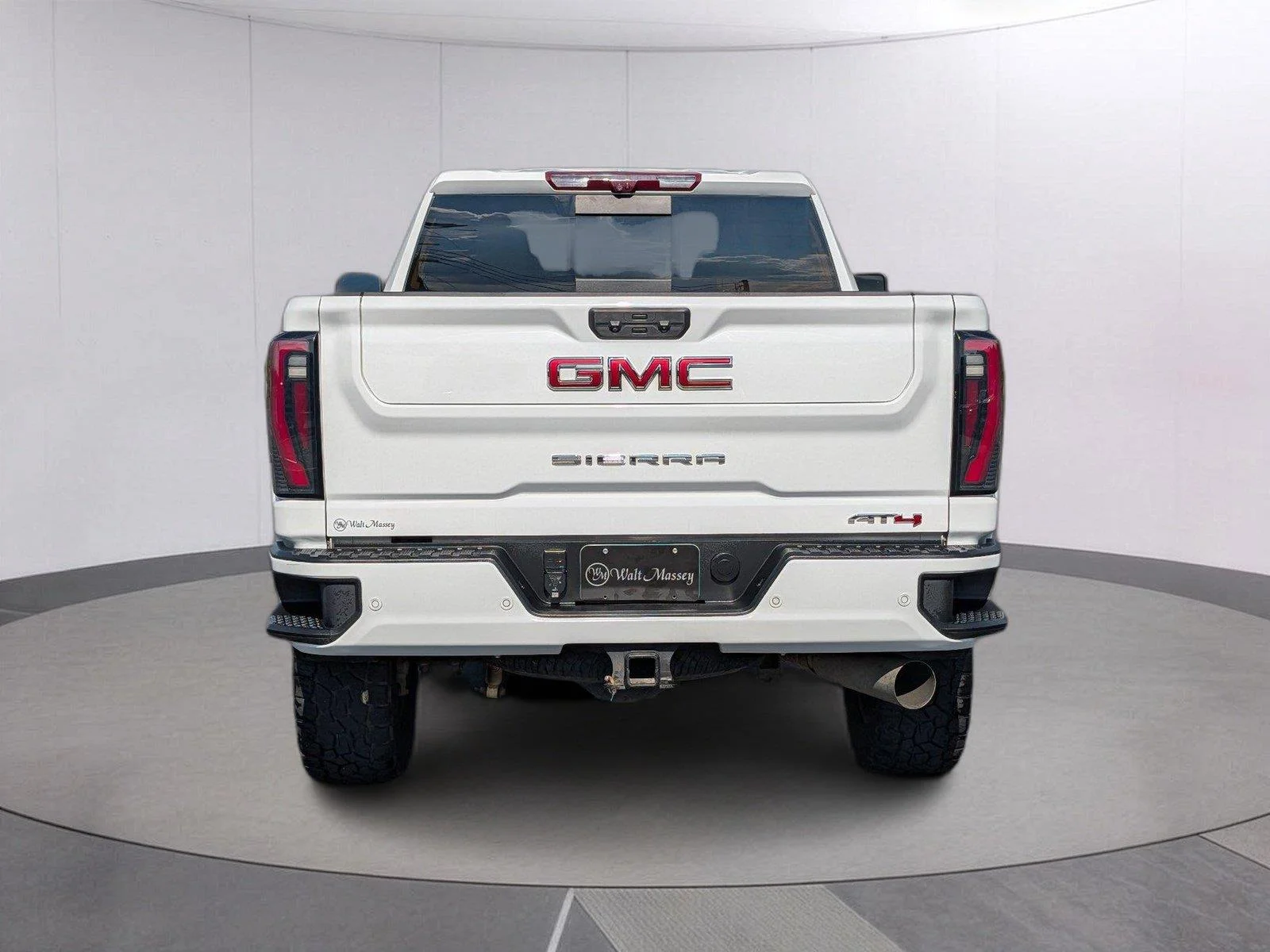Used 2025 Summit White GMC AT4 image 4