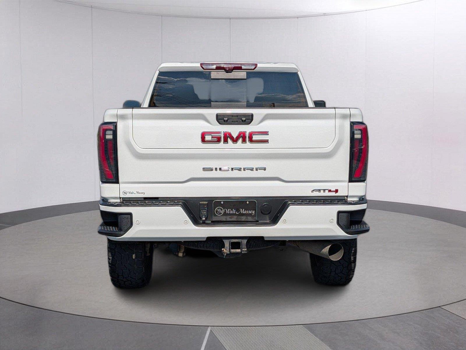 Used 2025 Summit White GMC AT4 image 4