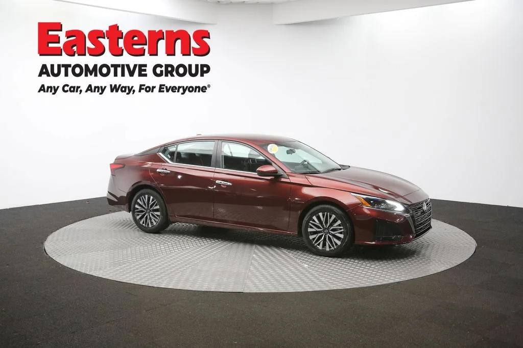 Used 2023 Red Nissan 2.5 SV image 47