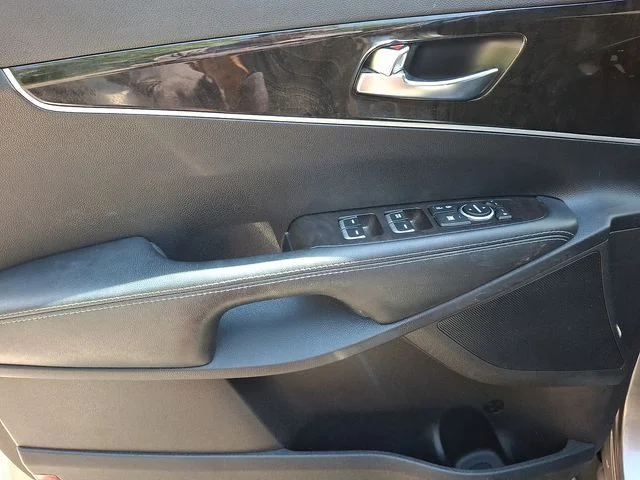 Used 2016 Silver Kia LX image 13