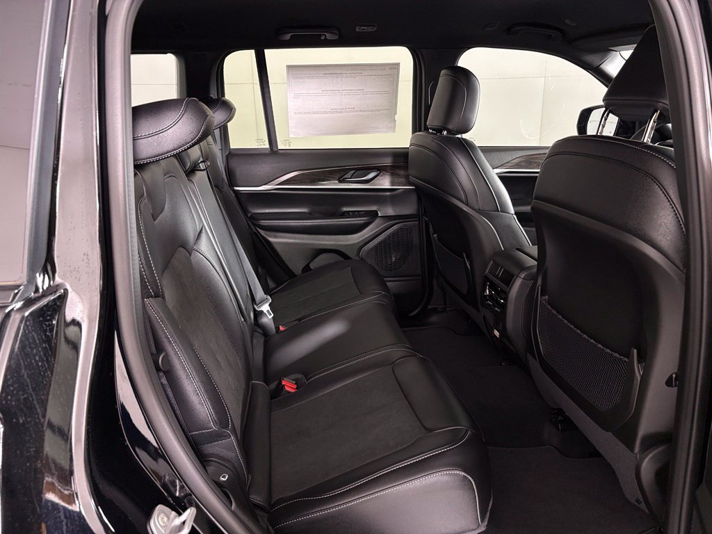 New 2027 High-Gloss Black Paint Jeep Altitude image 40
