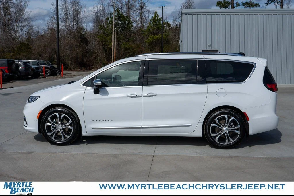 New 2026 Bright White Clear-Coat Exterior Paint Chrysler Pinnacle image 3