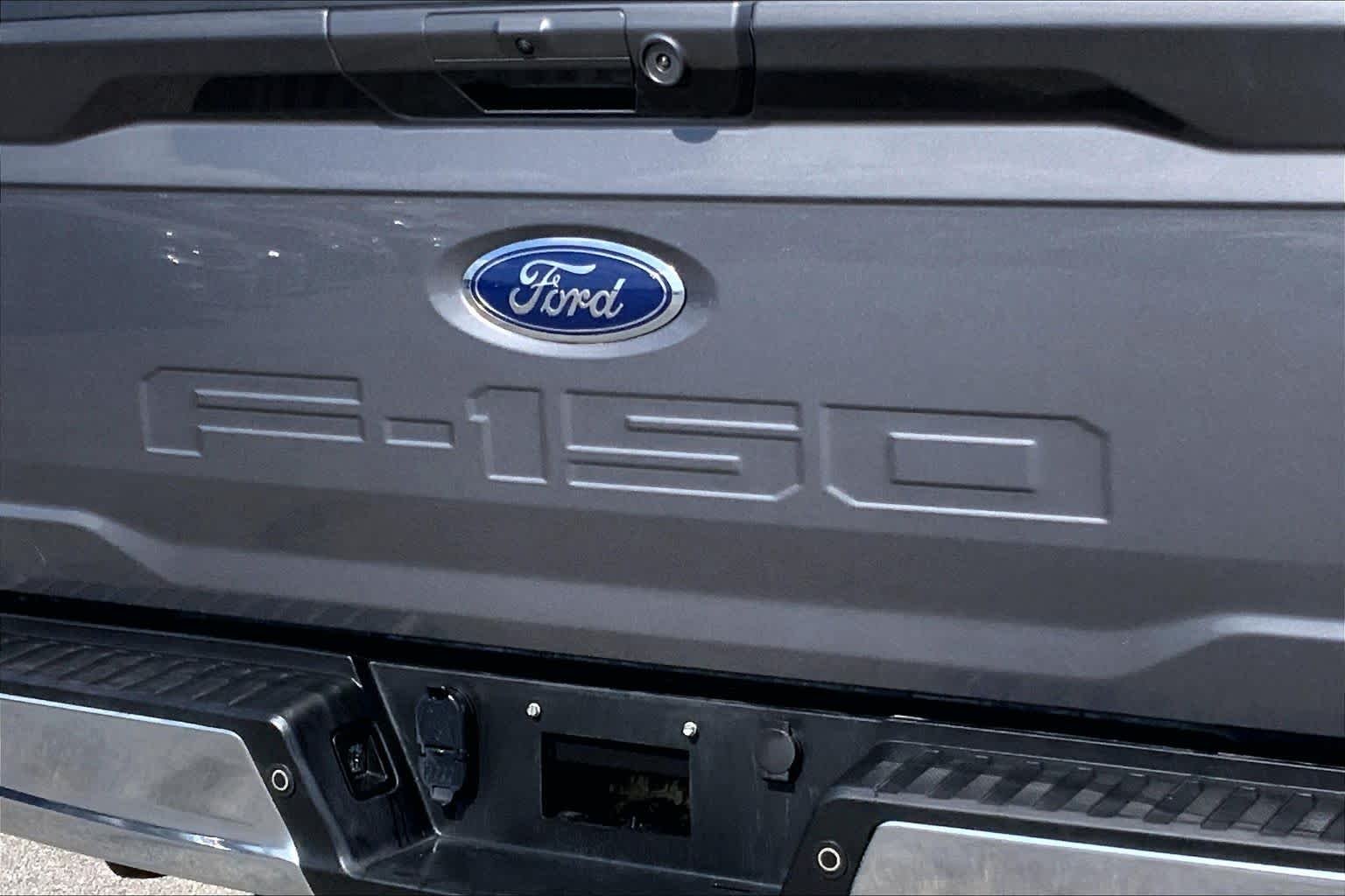 Certified Used 2021 Carbonized Gray Metallic Ford LARIAT image 27
