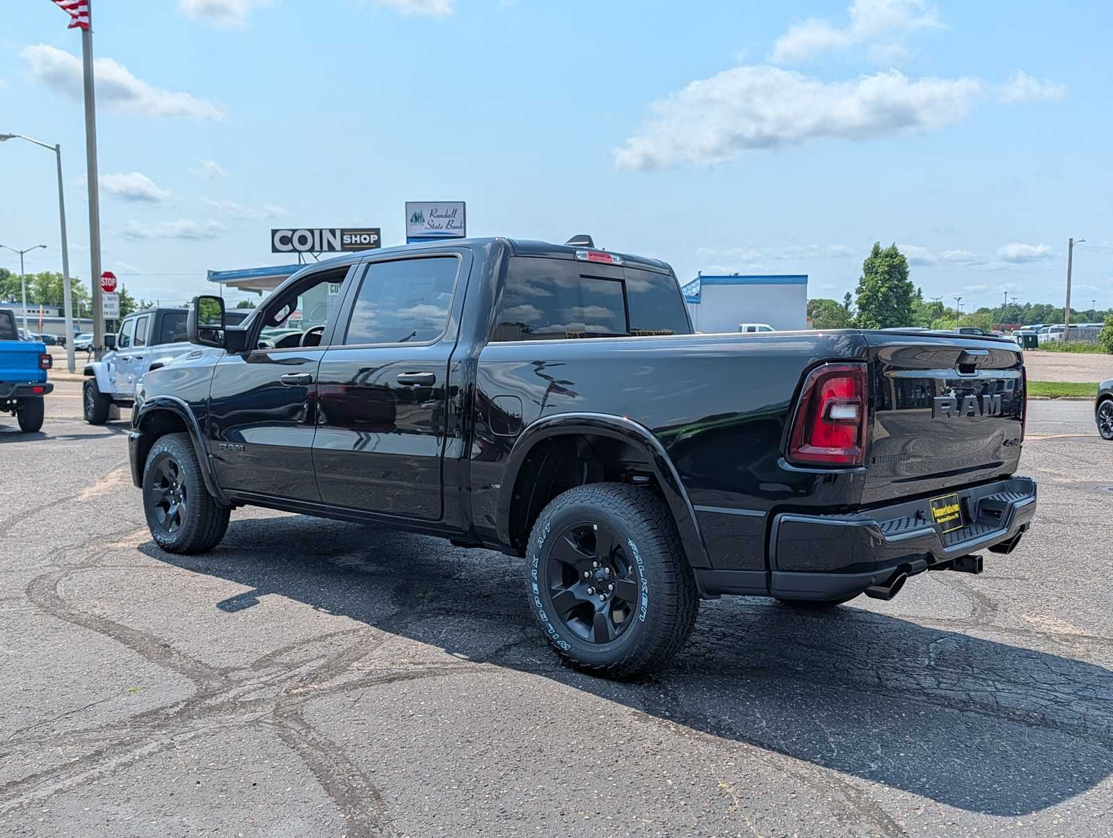 New 2026 Diamond Black Crystal Pearl-Coat Exterior Paint RAM Big Horn image 5