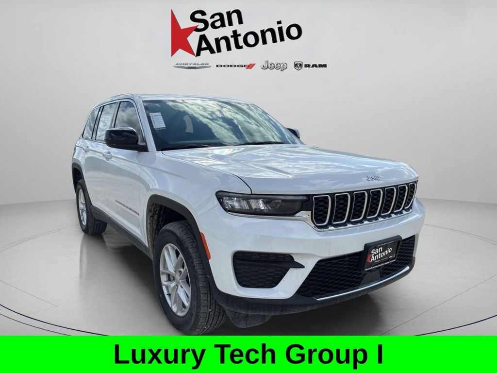 New 2025 White Jeep Laredo X image 3